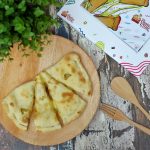 Lipatan Ditiap Irisannya Mengandung Mozzarella Yang Begitu Nikmat Penggugah Selera Mozzarela Terdapat Dalam Setiap Potongannya 