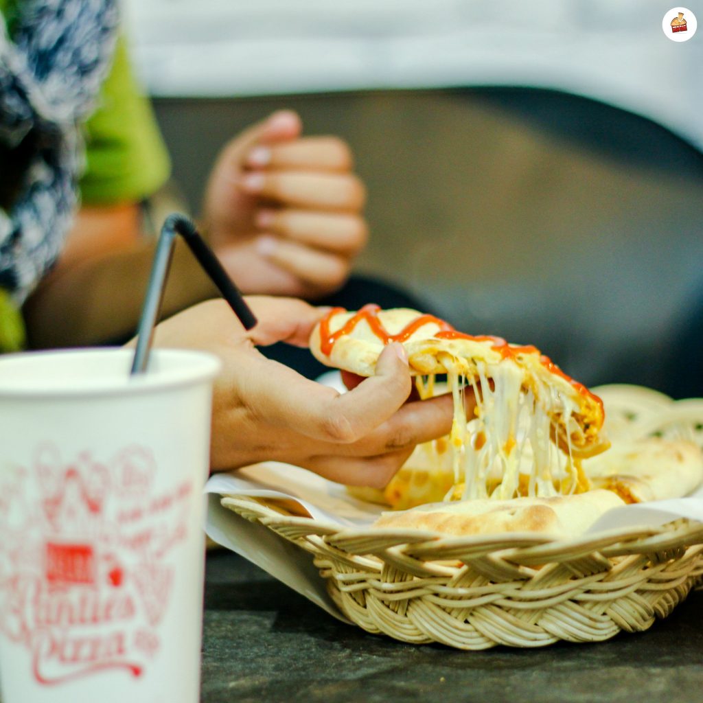 Lelehan Keju Berpadu Saos Sebagai Mood Booster Panties Pizza